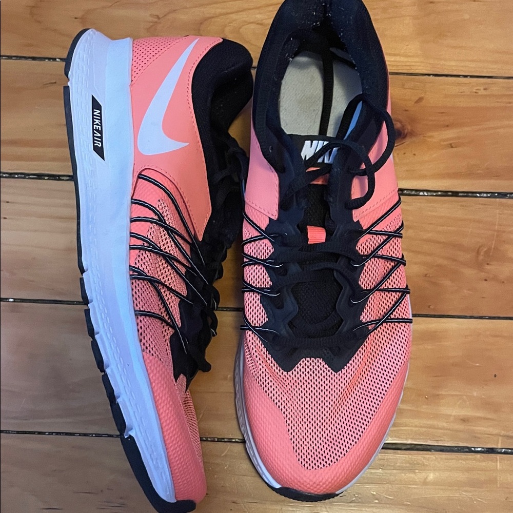 Nike Women's Coral and Black Athletic Shoes